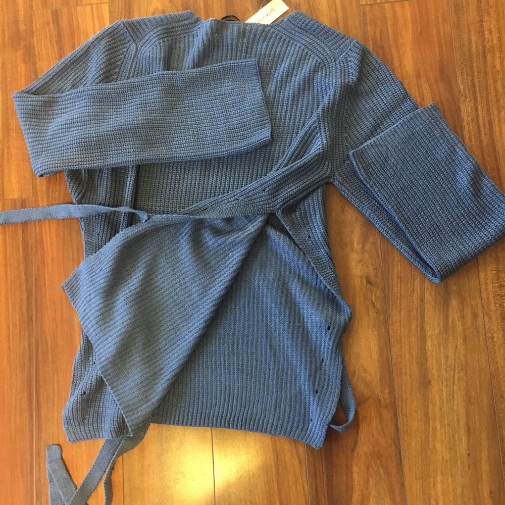 Sweater - Picture 3 of 3